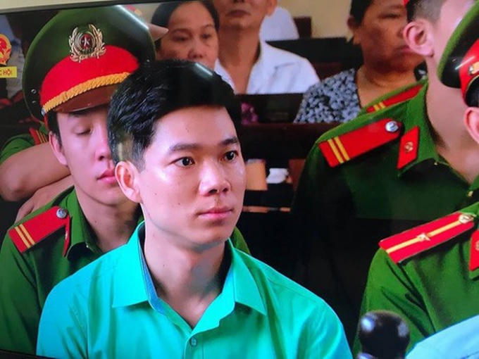 Bác sĩ Hoàng Công Lương bị thu hồi chứng chỉ hành nghề do đang bị truy cứu trách nhiệm hình sự