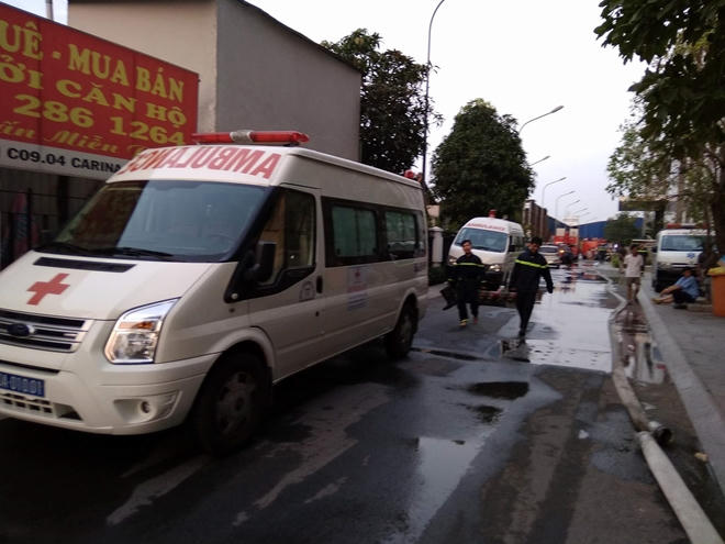 Lực lượng chức năng đang tích cực làm công tác cứu hộ.