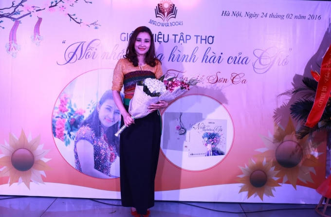 Cô giáo Sơn Ca giới thiệu tập thơ "Nỗi nhớ mang hình hài của gió"