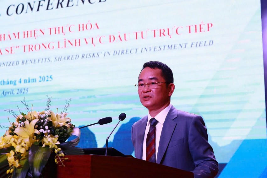 Tổng Biên tập Báo PLVN Vũ Hoài Nam phát biểu tại hội thảo.