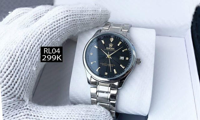 Đồng hồ h&agrave;ng hiệu Omega, Rolex b&aacute;n như&hellip; 'b&aacute;n rau'