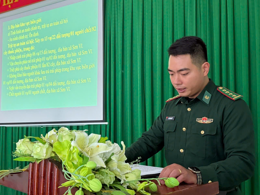 Đại úy Bùi Trung Hiếu, Trạm trưởng trạm kiểm soát biên phòng Lũng Làn thuộc Đồn BP Sơn Vĩ.