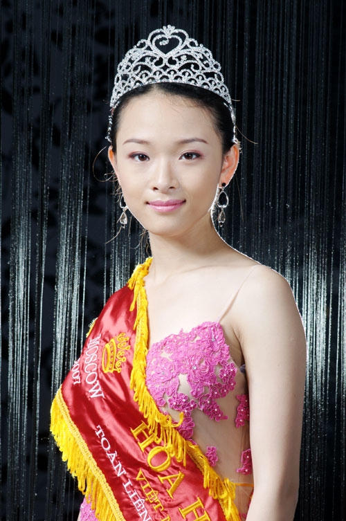 Hoa hậu người Việt tại Nga - Trương Hồ Phương Nga.
