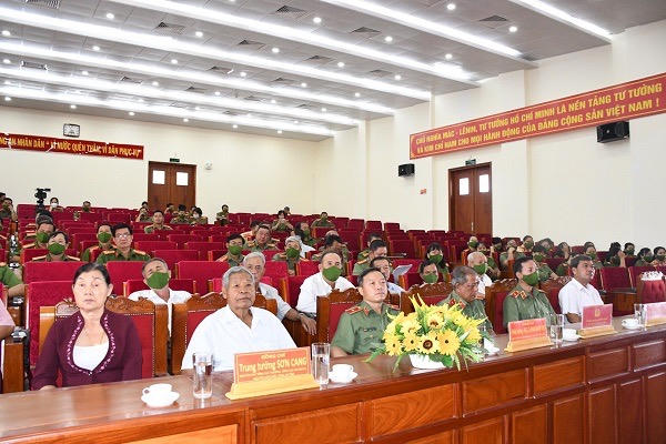 92DAE9F1-B6D9-4D80-9D6B-3D18B83EAB8C.