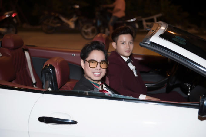 Nam danh ca vẫn luôn nhắn nhủ học trò của mình rằng: “Nếu theo thầy thì đội chữ “Hiếu” lên đầu mà đi”.