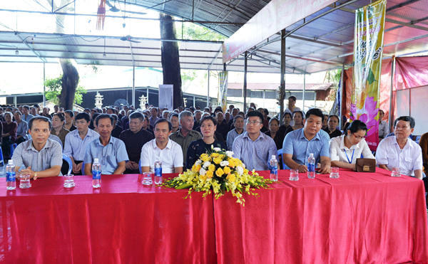Lãnh đạo đại diện chính quyền tỉnh Lào Cai.