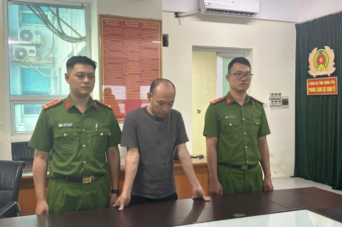 Đối tượng Nguyễn Văn Soạn tại Cơ quan điều tra (Ảnh: Công an Hưng Yên).