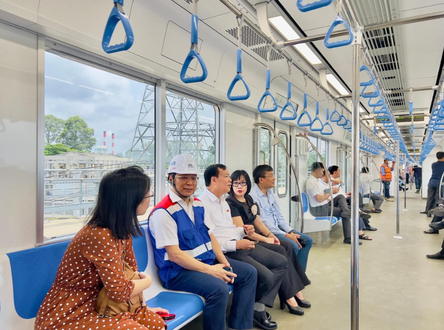 Người dân TP HCM sẽ được miễn phí vé xe buýt và metro dịp Tết Dương lịch.