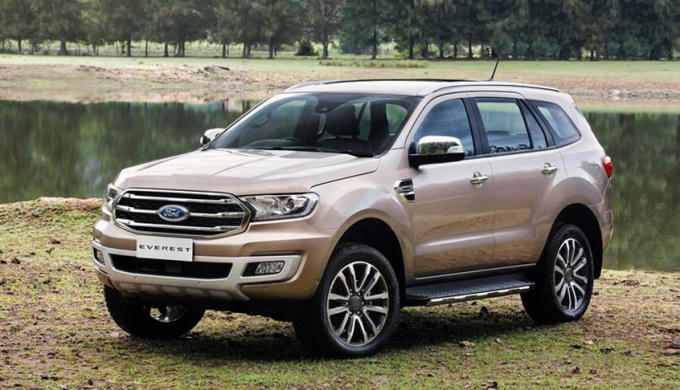 danh-xe-ford-everest-1447