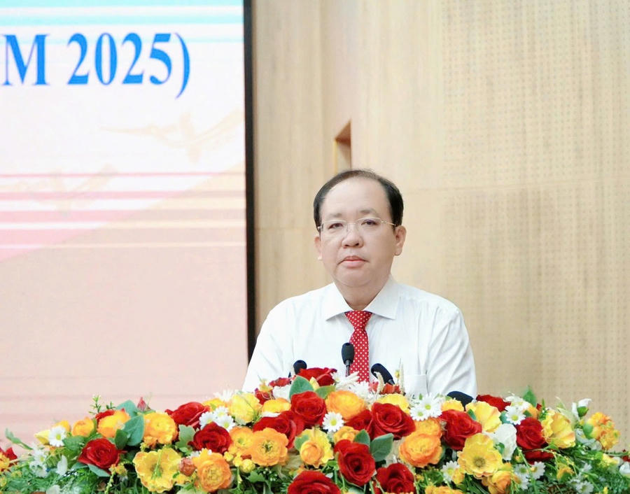 Ông Nguyễn Thanh Phong - Phó Chủ tịch UBND tỉnh An Giang phát biểu tại kỳ họp. (ảnh: Khánh Thuỳ).
