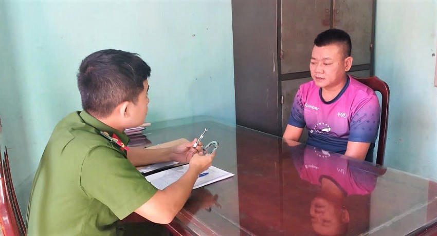 Đối tượng Nguyễn Văn Hùng tại cơ quan Công an. Ảnh: CA Nam Định.