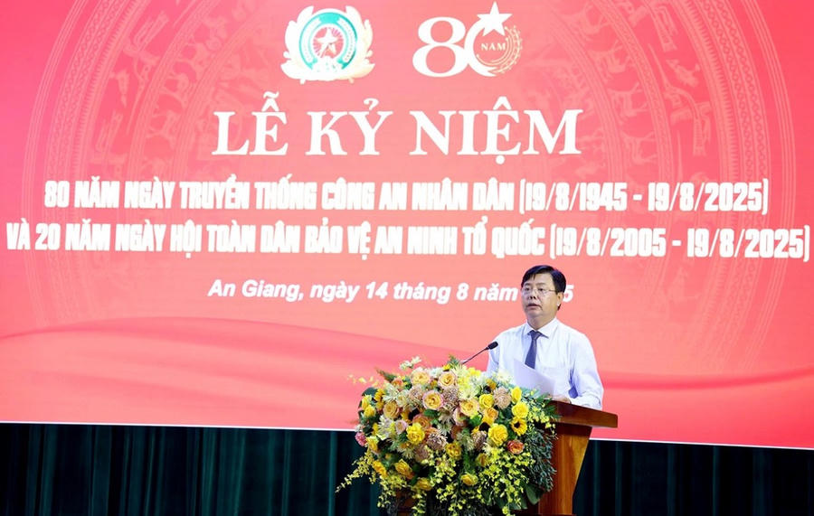 Đồng chí Nguyễn Tiến Hải, Bí thư Tỉnh uỷ An Giang phát biểu tại buổi lễ.