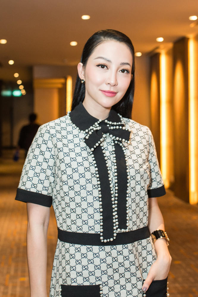 “Chim công làng múa” Linh Nga hào hứng trong buổi ra mắt Đại nhạc hội Son: “Em Mơ”