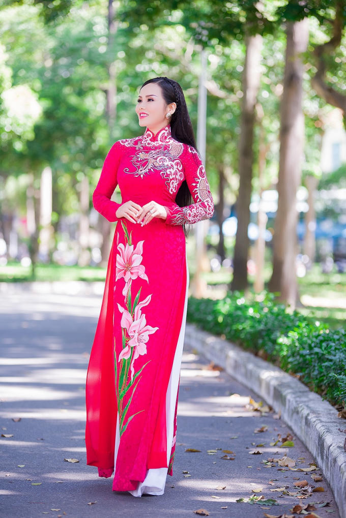 Chị là một nhà lãnh đạo - nhà quản lý cứng rắn, mạnh mẽ với cương vị là Phó giám đốc công ty TNHH Xây Dựng.