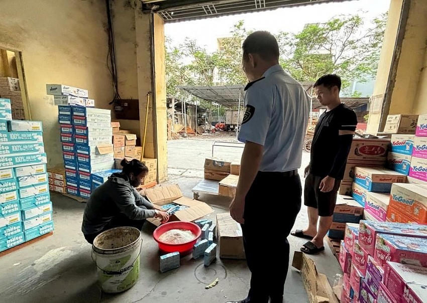 420 sản phẩm sữa nhập lậu bị tiêu huỷ.