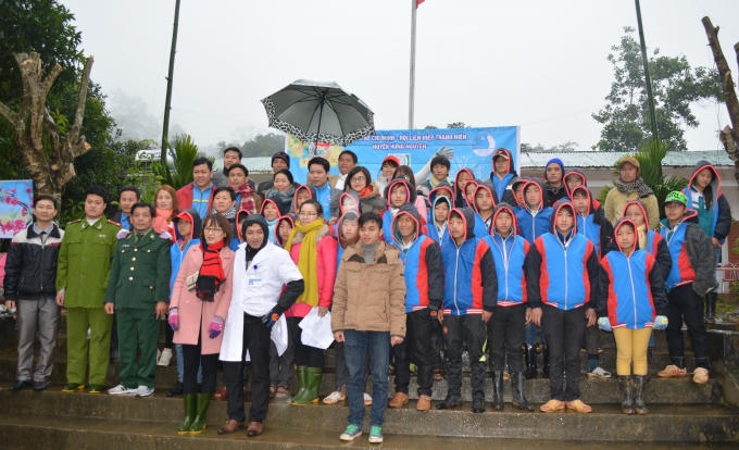 Hoạt động trên nhằm giúp đỡ các em học sinh. bà con hộ nghèo vượt qua khó khăn, đón tết cổ truyền ấm áp.