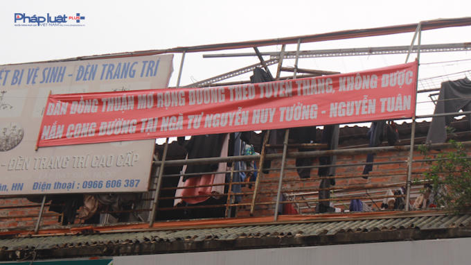 Sequence 10.00_01_43_07.Still010