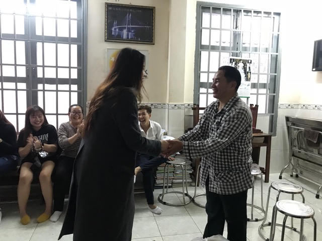 Nam Em và các fans đã kêu gọi và quyên góp một số tiền nho nhỏ, trong đó Nam Em tiết lộ có những bạn ở tận bên Mỹ cũng nhiệt tình ủng hộ đoàn.