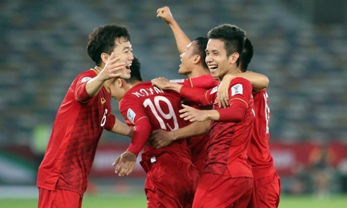 Với những cầu thủ tài năng và còn rất trẻ ở tuyển Việt Nam vào lúc này...