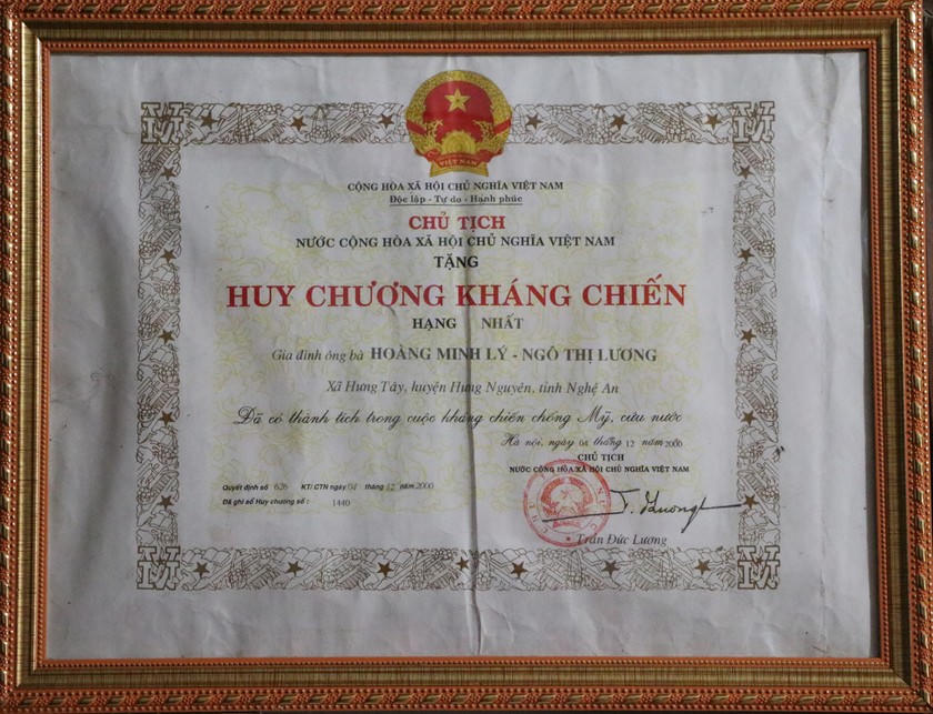 Ông Hoàng Minh Lý được tặng thưởng nhiều Huân, Huy chương cao quý.