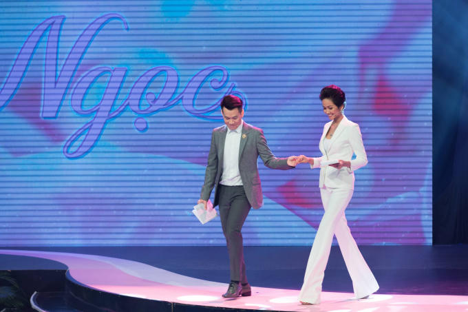 Hoa hậu H'hen Niê lần đầu thử sức làm MC