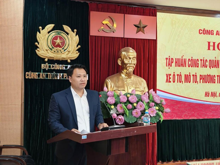 Ông Nguyễn Ngọc Lâm – đại diện nhà phân phối các hãng xe Suzuki, Huyndai.. trao đổi, chia sẻ kinh nghiệm vận hành phương tiện.