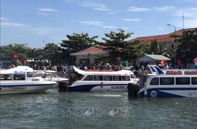 Cấp phép cho phương tiện vận tải hành khách tuyến Cửa Đại - Cù Lao Chàm tại đầu bến Cửa Đại