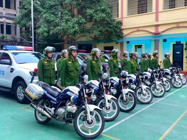 Công an các đơn vị tăng cường tuần tra, kiểm soát xử lý nghiêm vi phạm liên quan đến pháo. Ảnh Công an Hà Nội
