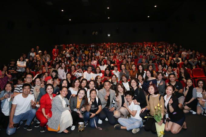 Mỹ Tâm tiếp tục thực hiện chuyến từ thiện kết hợp cinetour ngay tại quê nhà