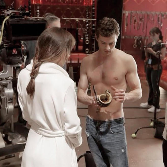 Jamie Dornan cho biết anh rất bất ngờ khi bước chân vào căn phòng đỏ.