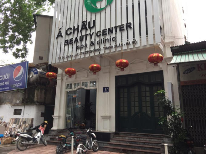 Thẩm mỹ Viện Á Châu bị tố là đi “ăn cắp” hình ảnh của Thẩm mỹ Ngọc Tú.