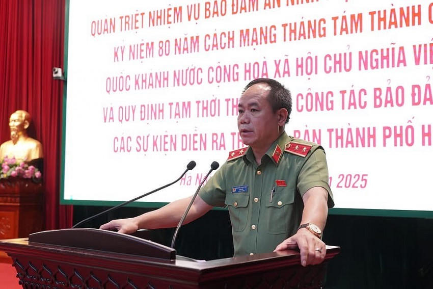 Trung tướng Nguyễn Thanh Tùng - Giám đốc Công an TP Hà Nội phát biểu tại Hội nghị.