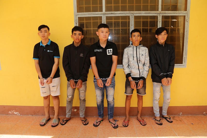 Các đối tượng Sang, Giàu, Tuấn Kiệt, Hoài và Công (từ trái sang) Ảnh: Đức Trung