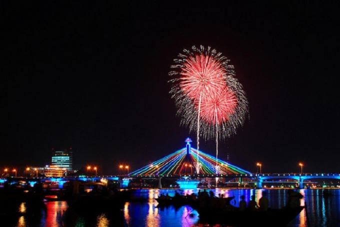 Năm nay Nghệ An sẽ bắn pháo hoa tầm thấp mừng Xuân Bính Thân (ảnh minh họa).