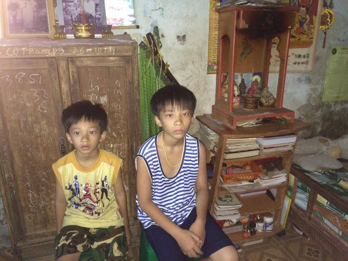 Hai đứa con chị Cẩm Nhung là Bé Minh Phúc và Minh Tài