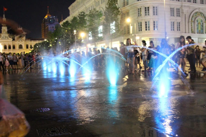 Ngắm màn bắn pháo hoa tuyệt đẹp mừng Quốc Khánh 2/9