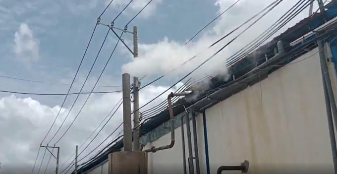 Tồn tại doanh nghiệp xả khói thải ra môi trường.