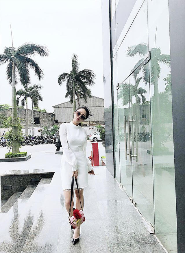 Cuộc sống sang chảnh của nữ dược sĩ gợi cảm khiến nhiều người ao ước.