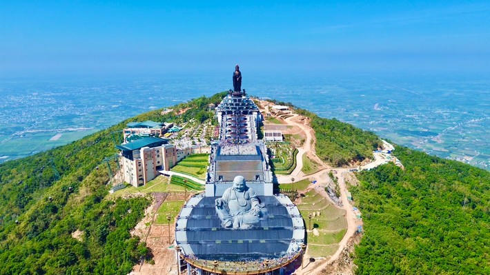 Tháng 12 này, núi Bà Đen (Tây Ninh) là điểm đến hấp dẫn du khách với một loạt các trải nghiệm văn hóa độc đáo.