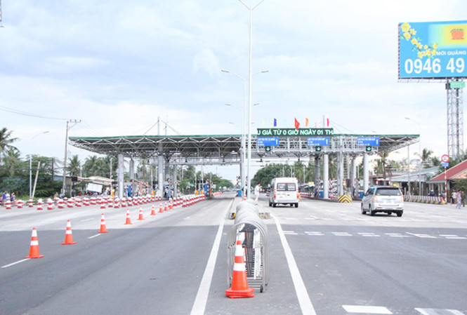Trạm thu phí Cai Lậy. (Ảnh Nhật Huy)