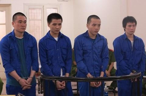 Các bị cáo tại tòa. (báo: An ninh thủ đô)