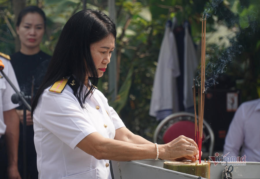 Dựng m&ocirc; h&igrave;nh t&agrave;u HQ-604, tưởng niệm 64 liệt sĩ hy sinh bảo vệ đảo Gạc Ma