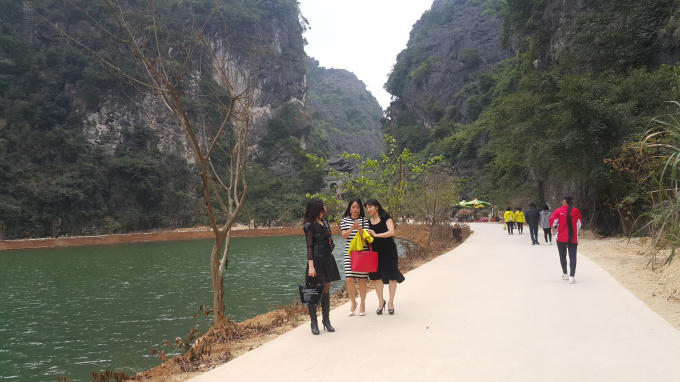 Chùa Động Am Tiên ẩn mình giữa lưng chừng núi được mệnh danh là “thiên đường nơi hạ giới” và được giới trẻ gọi là Tuyệt Tình Cốc của Việt Nam.