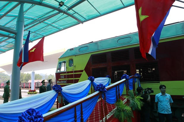 Chủ tịch Kim Jong- un l&ecirc;n t&agrave;u bọc th&eacute;p rời Việt Nam về nước