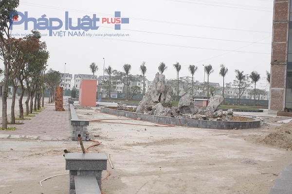 Khi nhìn thấy những cảnh tượng này, có lẽ không ai nghĩ đây là một "dự án cao cấp" đã đi vào hoạt động.