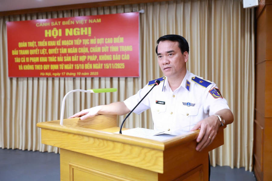 Thiếu tướng Vũ Trung Kiên - Phó Tư lệnh Pháp luật Cảnh sát biển Việt Nam phát biểu kết luận Hội nghị.