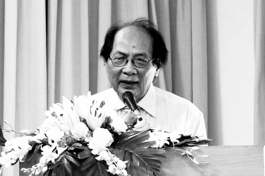 Giáo sư Hoàng Chương lúc sinh thời. Ảnh tư liệu.