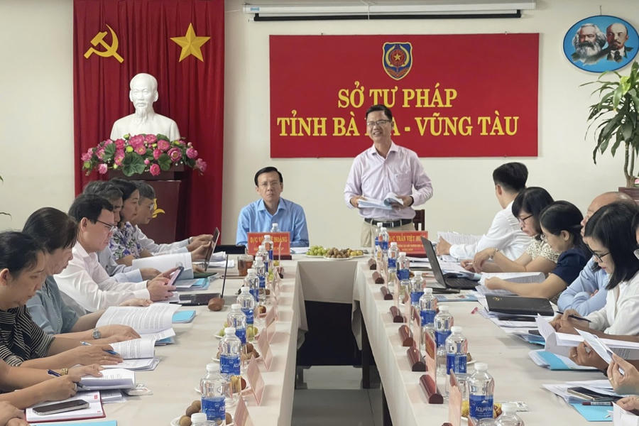 Ông Trần Việt Hưng, Phó Cục trưởng Cục Bồi thường Nhà nước phát biểu chỉ đạo tại buổi kiểm tra