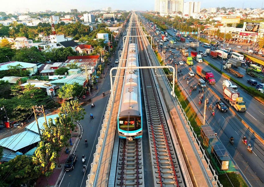 Thủ tướng Chính phủ giao các bộ, cơ quan, địa phương nghiên cứu xây dựng ngay tuyến tàu điện ngầm hoặc đuờng sắt từ Cảng hàng không quốc tế (CHKQT) Long Thành đến sân bay Tân Sơn Nhất.