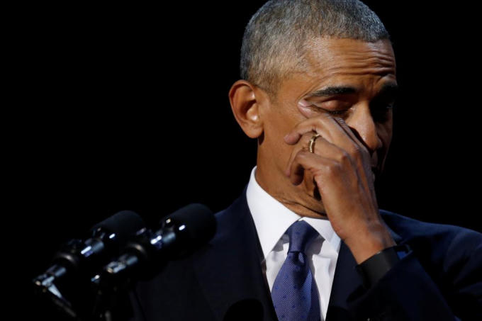 Tổng thống Obama đã nhiều lần phải dừng bài phát biểu vì xúc động. (Ảnh: Reuters)
